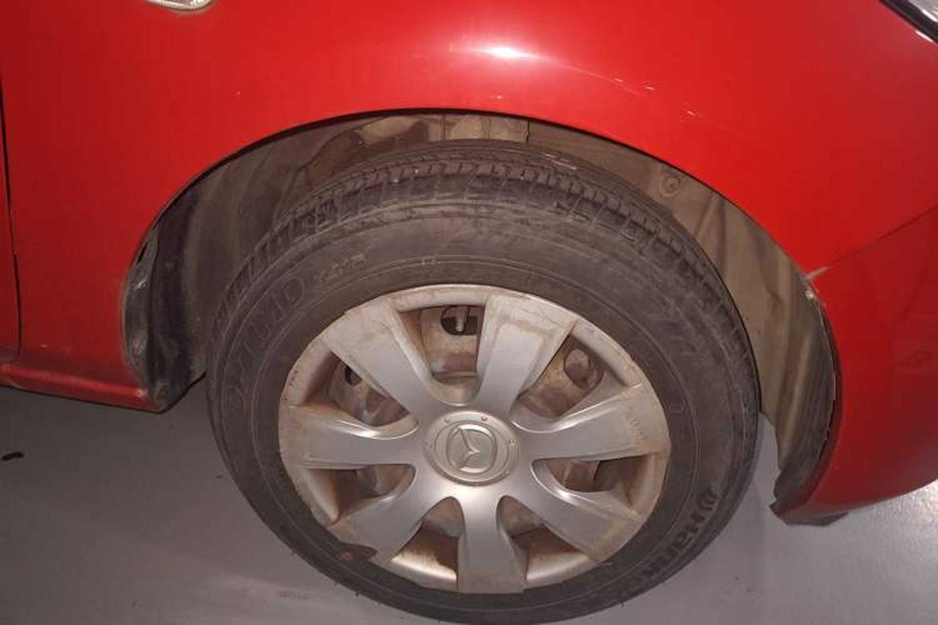 Used Mazda 2 2012 Hatchback Xuan Dong 1.3L Automatic Standard Edition Right Front Wheel Hub