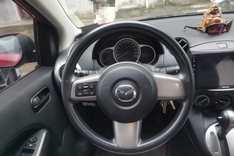 Used Mazda 2 2012 Hatchback Xuan Dong 1.5L Automatic Value Edition Steering Wheel