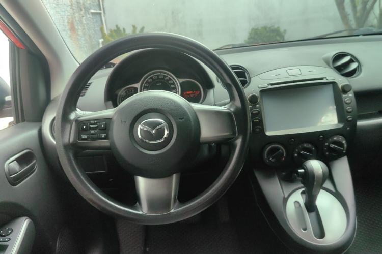 Used Mazda 2 2012 Sedan XuanDong 1.5L Automatic Fashion Edition Steering Wheel