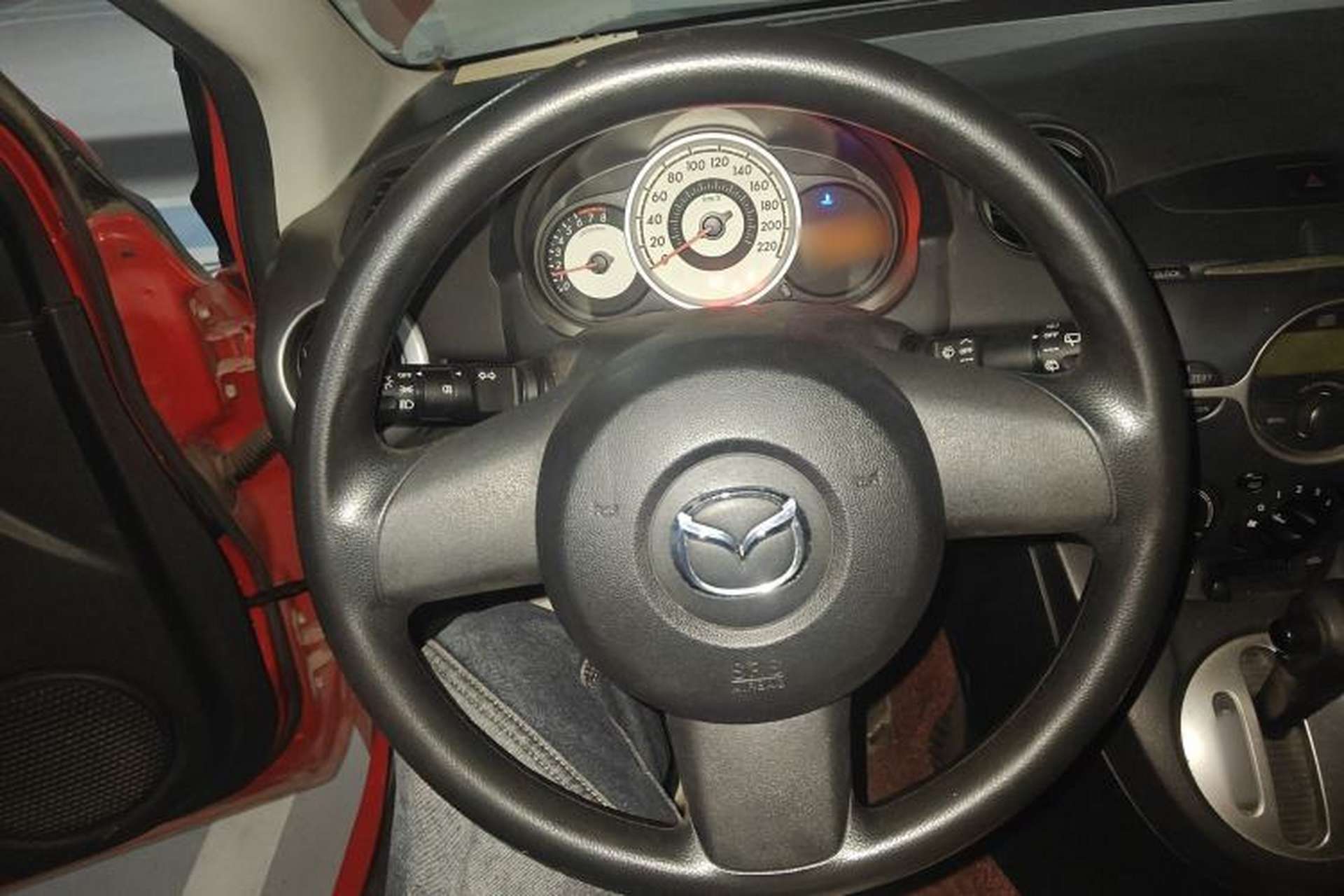 Used Mazda 2 2012 Hatchback Xuan Dong 1.3L Automatic Standard Edition Steering Wheel