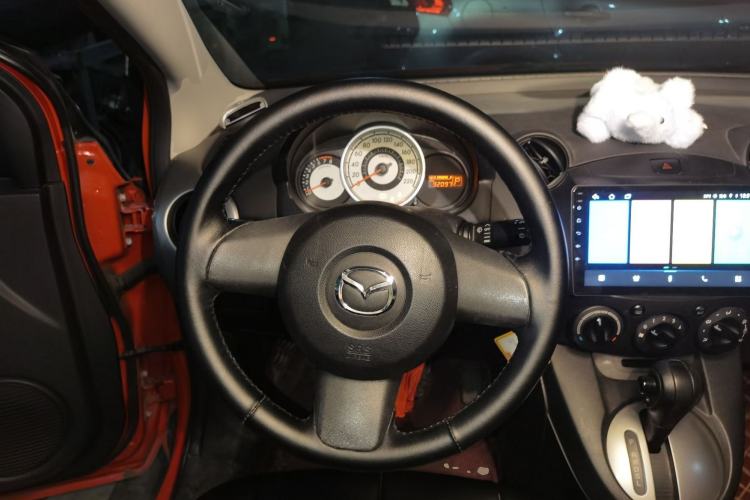 Used Mazda 2 2012 Hatchback Xuan Dong 1.3L Automatic Standard Edition Steering Wheel
