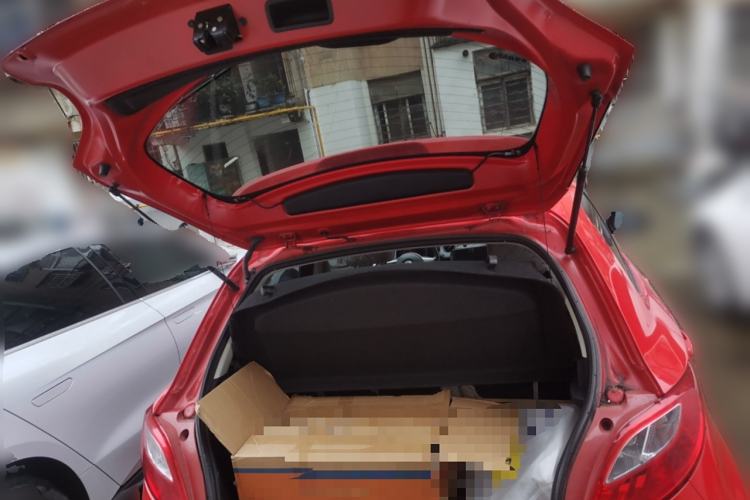 Used Mazda 2 2012 Hatchback Xuan Dong 1.5L Automatic Value Edition Trunk