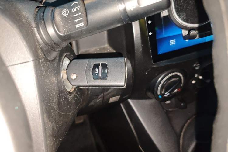 Used Mazda 2 2012 Hatchback Xuan Dong 1.5L Manual Value-Added Edition Vehicle Key
