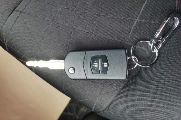 Used Mazda 2 2012 Hatchback Xuan Dong 1.5L Automatic Value Edition Vehicle Key