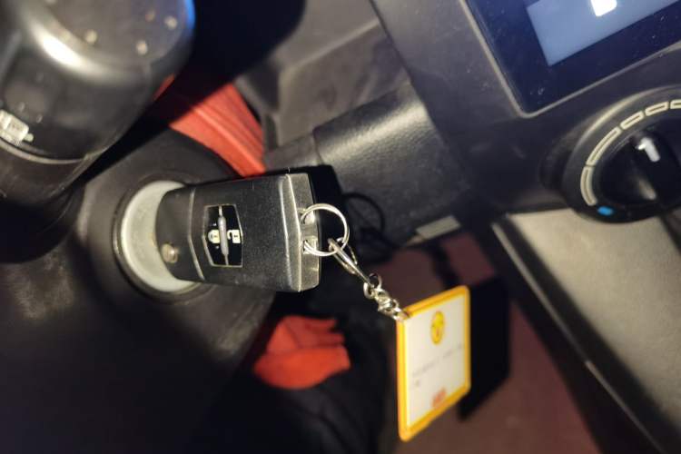 Used Mazda 2 2012 Hatchback Xuan Dong 1.3L Automatic Standard Edition Vehicle Key