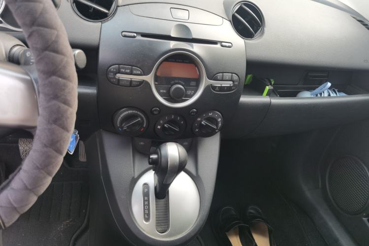 Used Mazda 2 2012 Hatchback Xuan Dong 1.5L Automatic Value Edition Audio And AC Panel