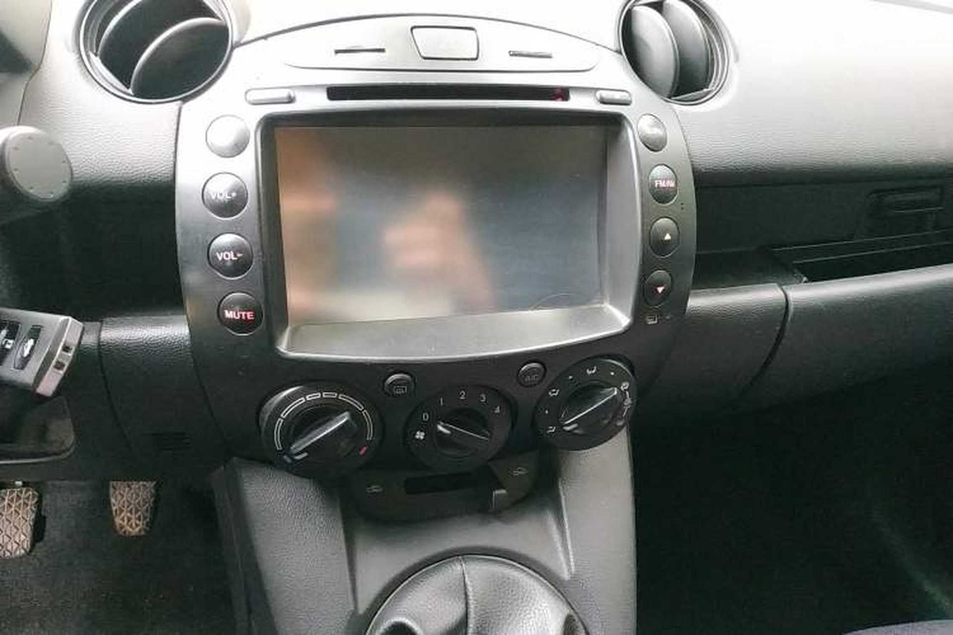 Used Mazda 2 2012 Sedan XuanDong 1.5L Manual Fashion Edition Audio And AC Panel
