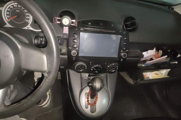 Used Mazda 2 2012 Hatchback Xuan Dong 1.5L Automatic Value Edition Audio And AC Panel