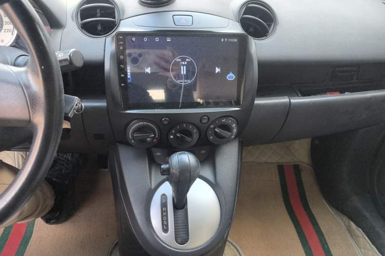 Used Mazda 2 2012 Hatchback Xuan Dong 1.3L Automatic Standard Edition Audio And AC Panel