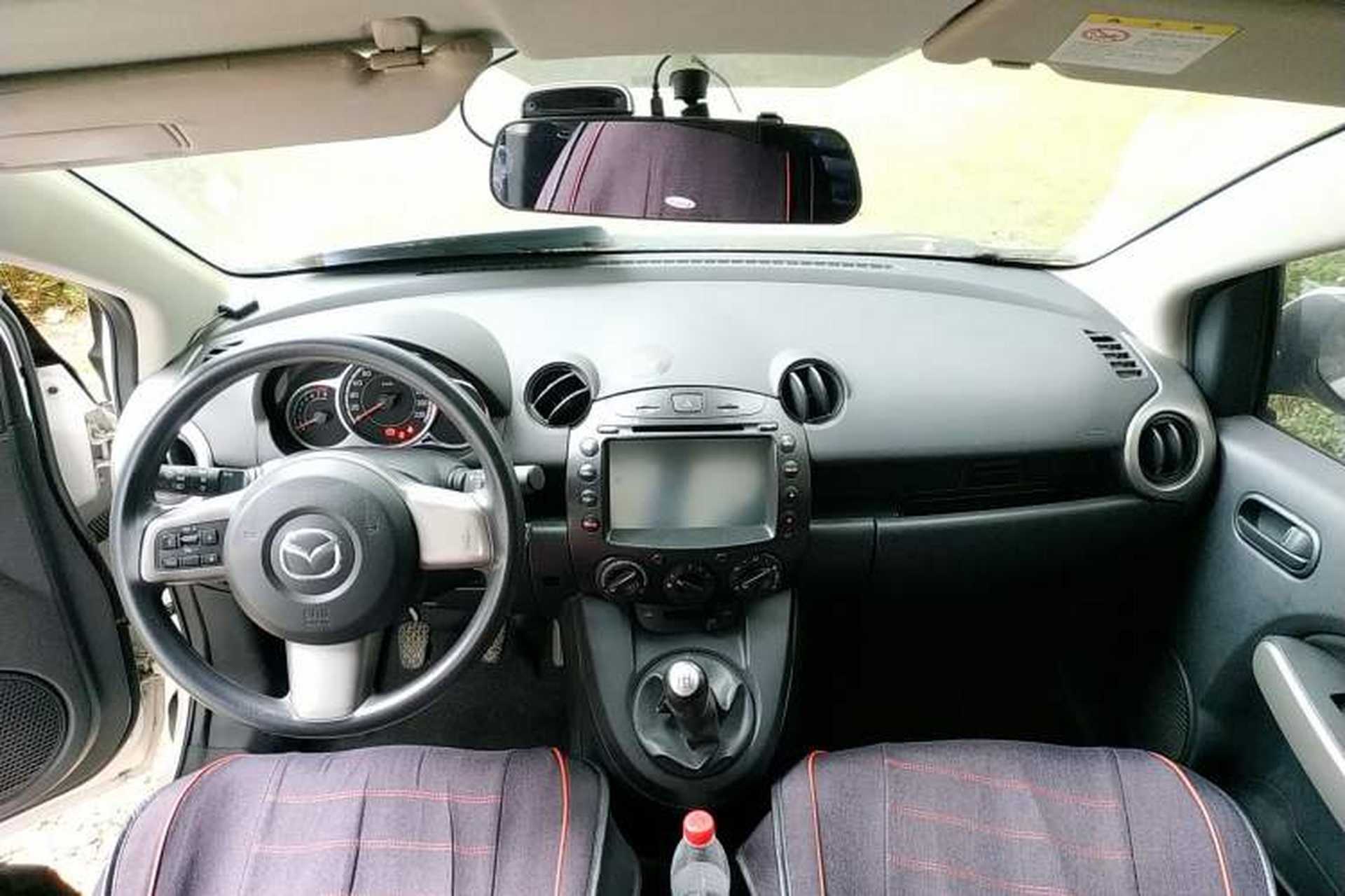 Used Mazda 2 2012 Sedan XuanDong 1.5L Manual Fashion Edition Center Console