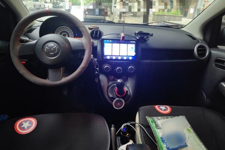Used Mazda 2 2012 Hatchback Xuan Dong 1.3L Manual Standard Edition Center Console