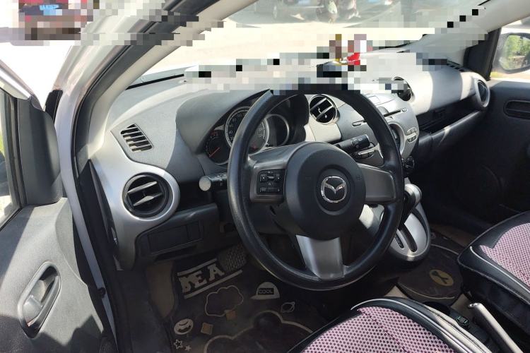 Used Mazda 2 2012 Hatchback Xuan Dong 1.5L Automatic Value Edition Driver Seat