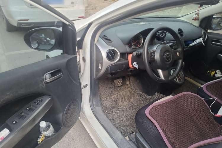 Used Mazda 2 2012 Hatchback Xuan Dong 1.5L Automatic Value Edition Driver Seat