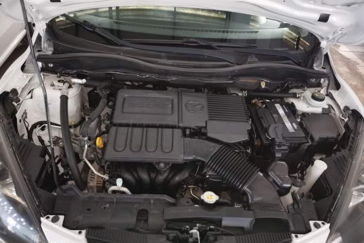 Used Mazda 2 2012 Sedan XuanDong 1.5L Manual Fashion Edition Engine Bay