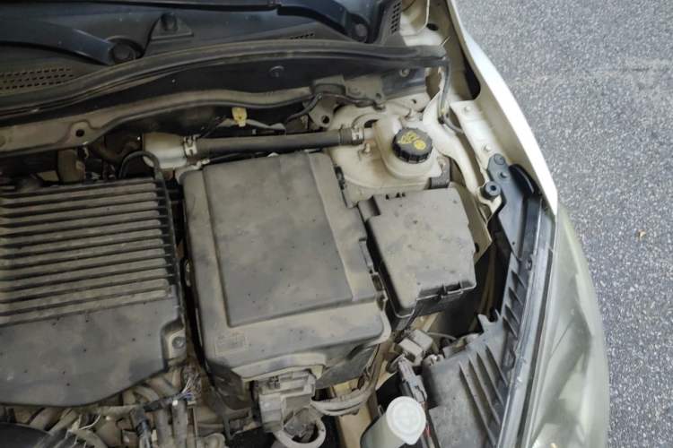 Used Mazda 2 2012 Hatchback Xuan Dong 1.3L Manual Standard Edition Engine Bay Left