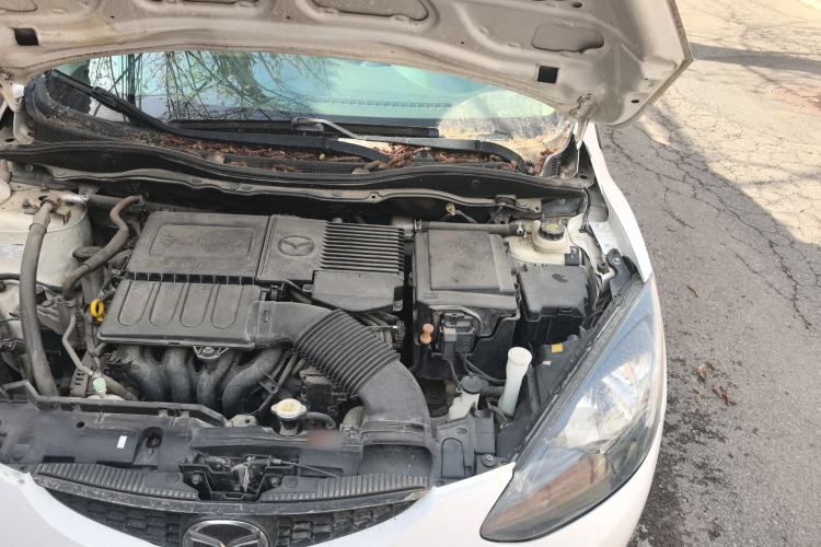 Used Mazda 2 2012 Hatchback Xuan Dong 1.3L Automatic Standard Edition Engine Bay Left