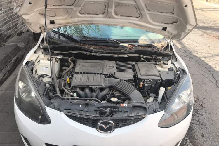 Used Mazda 2 2012 Hatchback Xuan Dong 1.3L Automatic Standard Edition Engine Bay