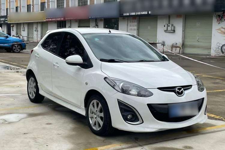 Used Mazda 2 2012 Hatchback Xuan Dong 1.5L Automatic Value Edition Exterior 2