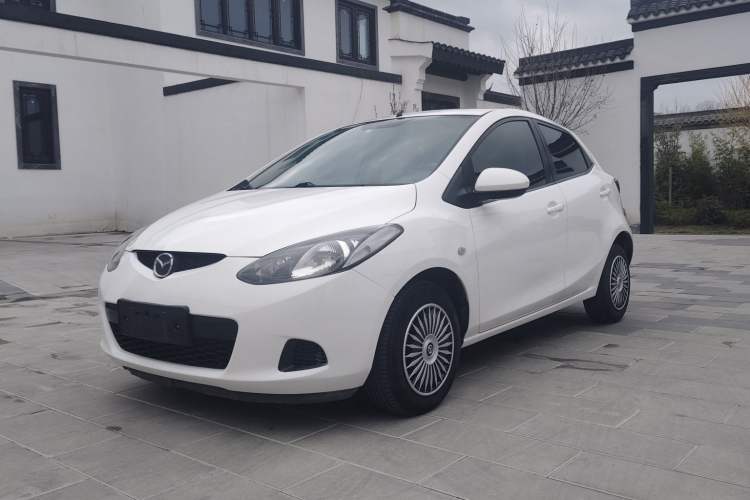Used Mazda 2 2012 Hatchback Xuan Dong 1.3L Automatic Standard Edition Exterior 2