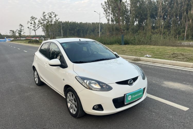 Used Mazda 2 2012 Hatchback Xuan Dong 1.5L Automatic Value Edition Exterior 3
