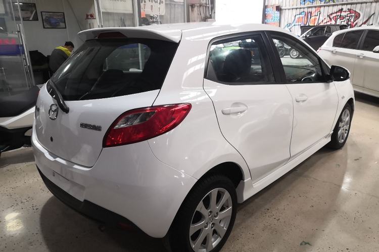 Used Mazda 2 2012 Hatchback Xuan Dong 1.5L Automatic Value Edition Exterior 3