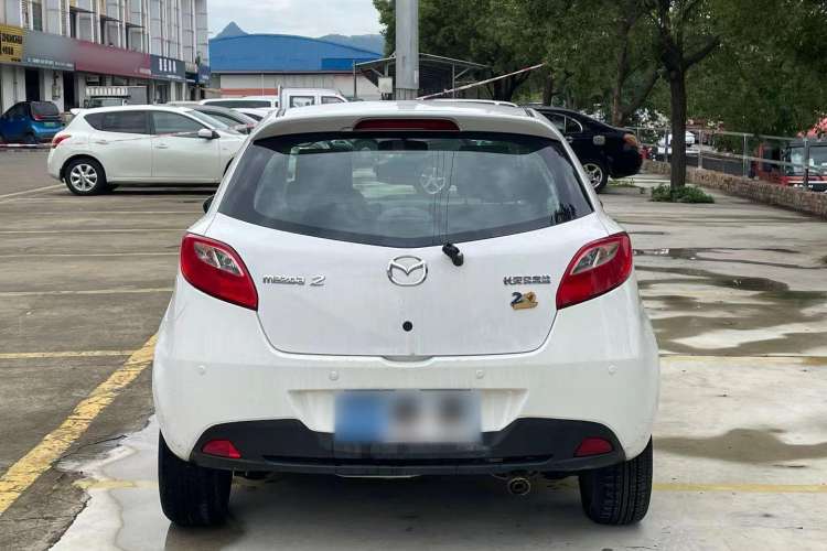 Used Mazda 2 2012 Hatchback Xuan Dong 1.5L Automatic Value Edition Exterior 4