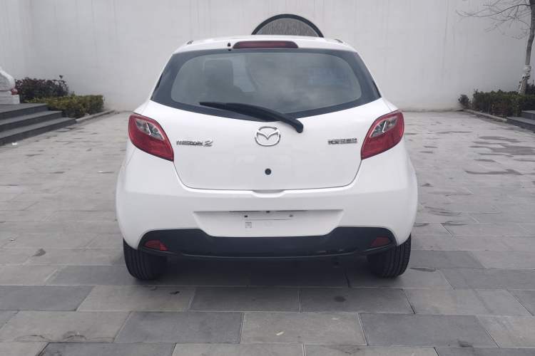 Used Mazda 2 2012 Hatchback Xuan Dong 1.3L Automatic Standard Edition Exterior 5