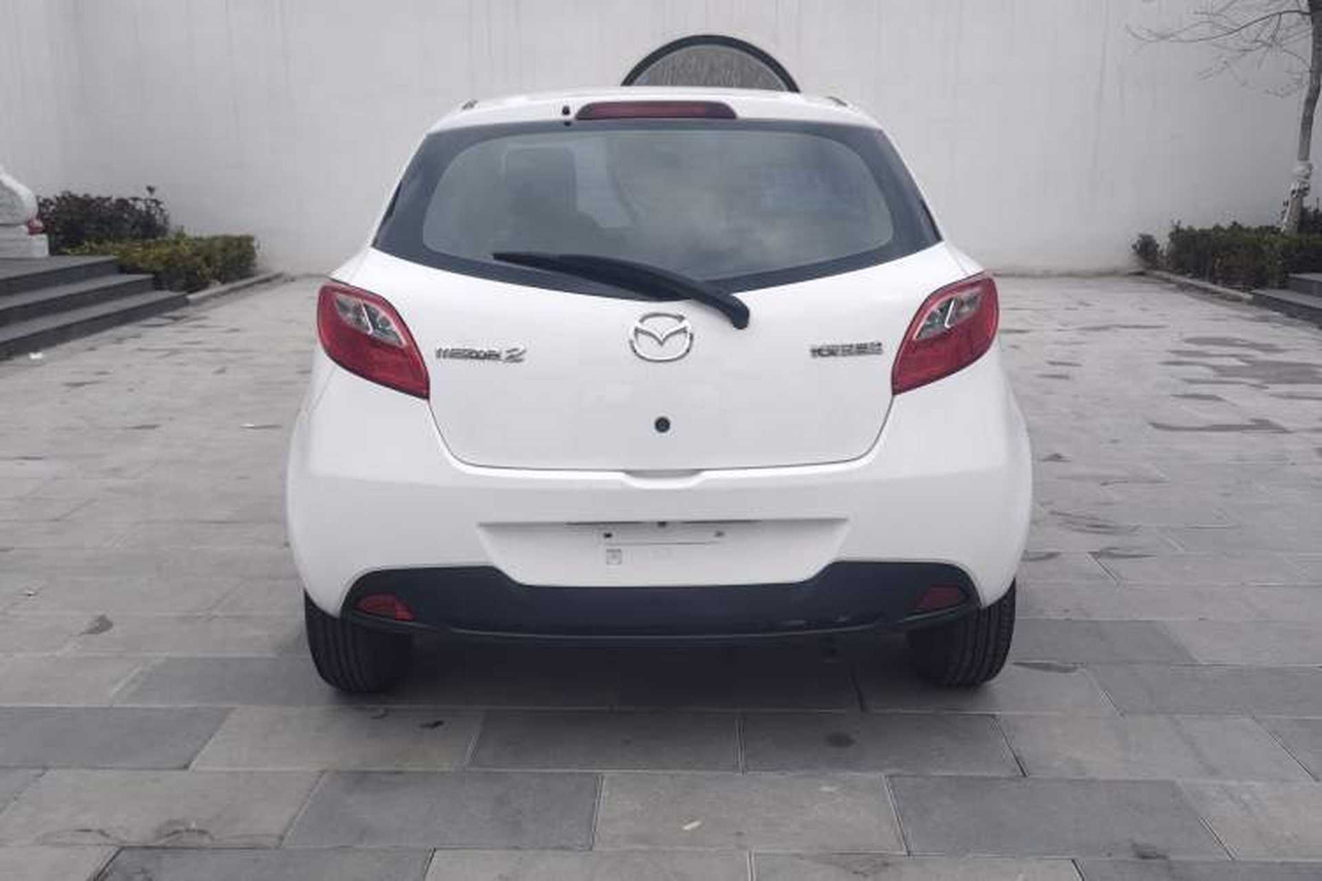Used Mazda 2 2012 Hatchback Xuan Dong 1.3L Automatic Standard Edition Exterior 5