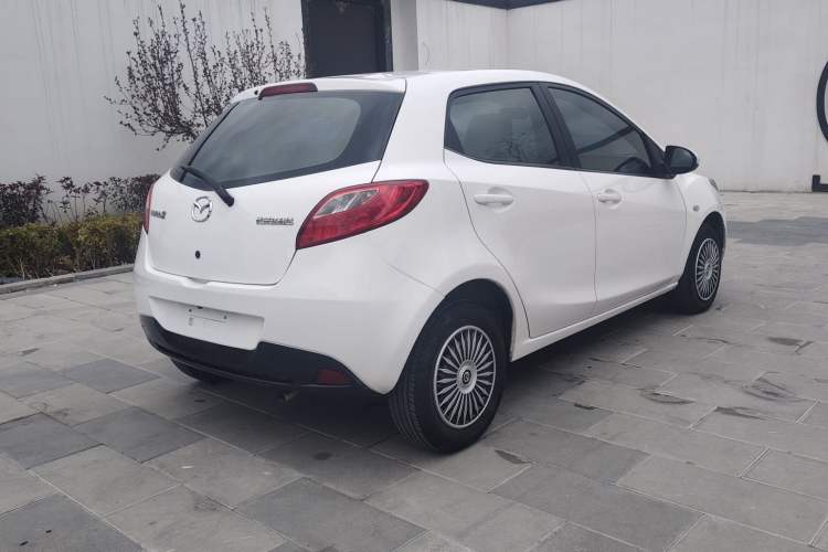 Used Mazda 2 2012 Hatchback Xuan Dong 1.3L Automatic Standard Edition Exterior 7
