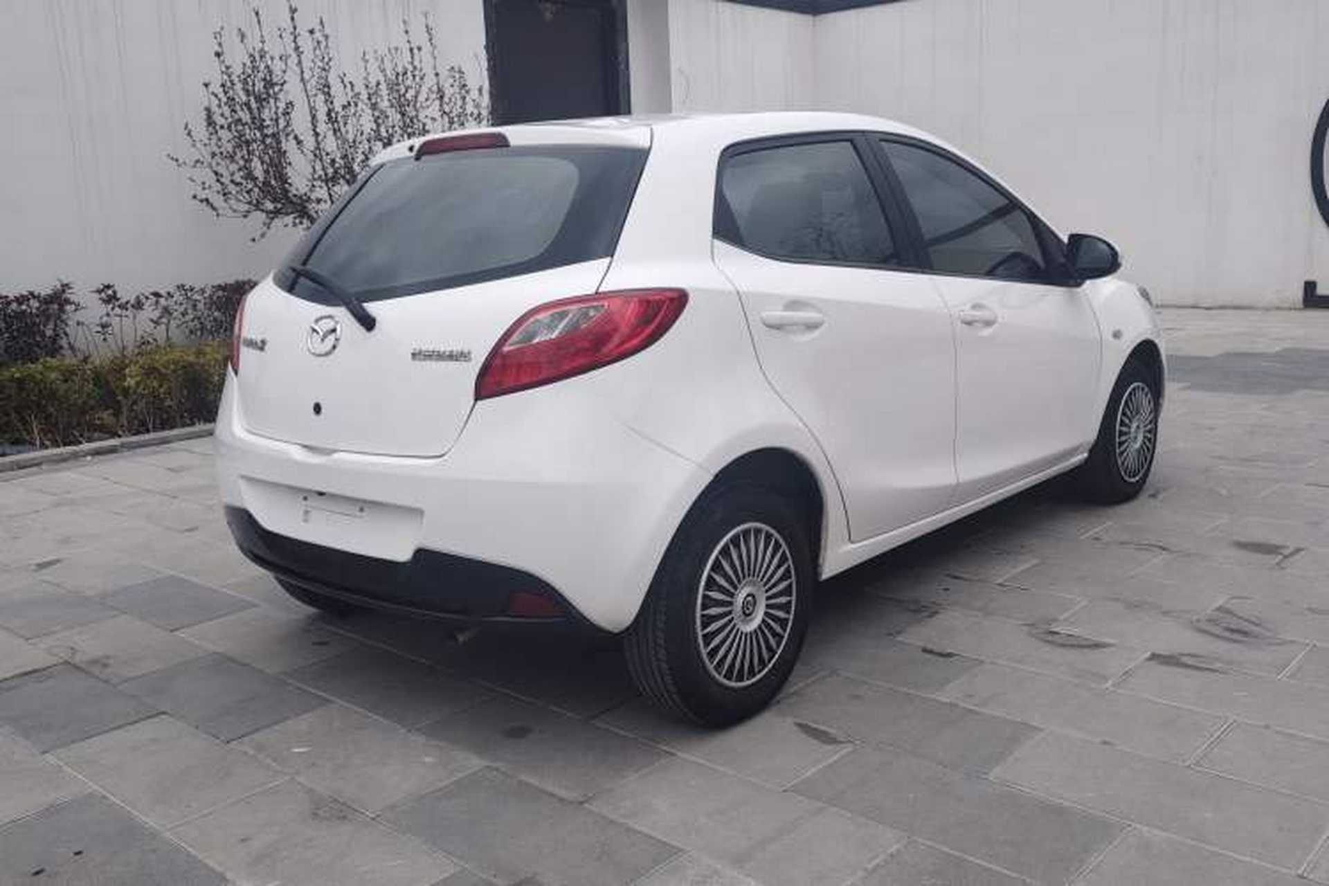 Used Mazda 2 2012 Hatchback Xuan Dong 1.3L Automatic Standard Edition Exterior 7