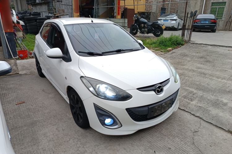 Used Mazda 2 2012 Hatchback Xuan Dong 1.5L Automatic Value Edition Front Right 45 Deg