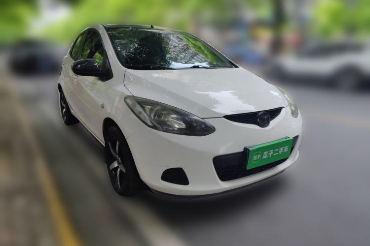 Used Mazda 2 2012 Hatchback Xuan Dong 1.3L Manual Standard Edition Front Right 45 Deg