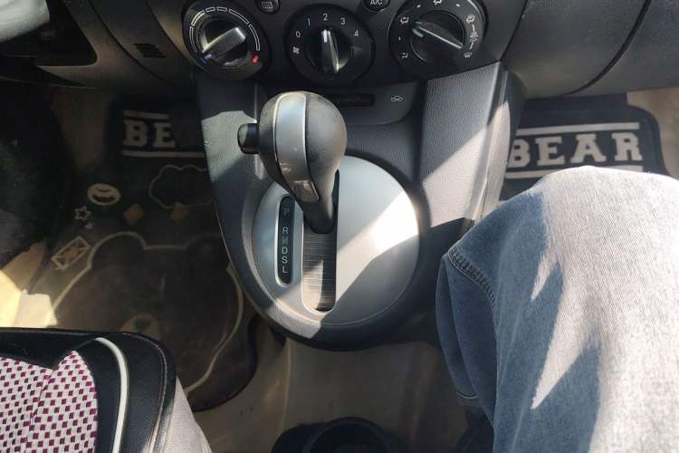 Used Mazda 2 2012 Hatchback Xuan Dong 1.5L Automatic Value Edition Gear Lever