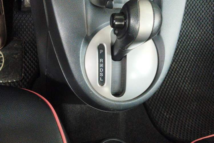 Used Mazda 2 2012 Sedan XuanDong 1.5L Automatic Fashion Edition Gear Lever