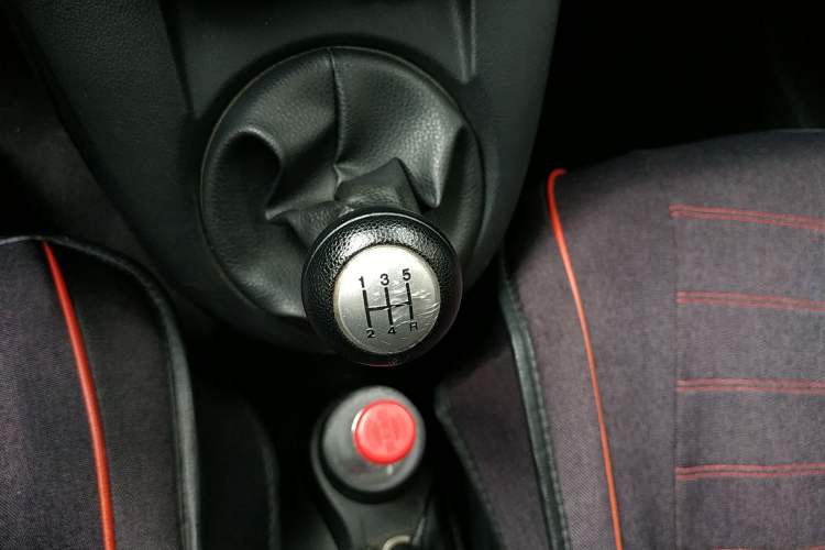 Used Mazda 2 2012 Sedan XuanDong 1.5L Manual Fashion Edition Gear Lever
