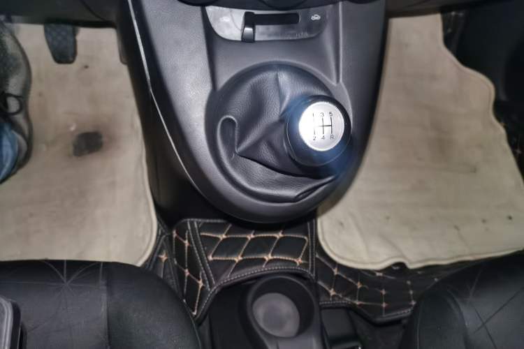 Used Mazda 2 2012 Sedan XuanDong 1.5L Manual Fashion Edition Gear Lever