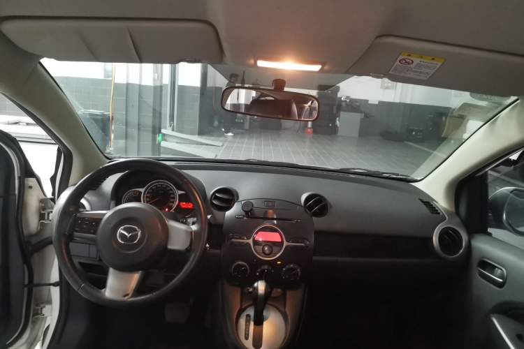 Used Mazda 2 2012 Hatchback Xuan Dong 1.5L Automatic Value Edition Headliner