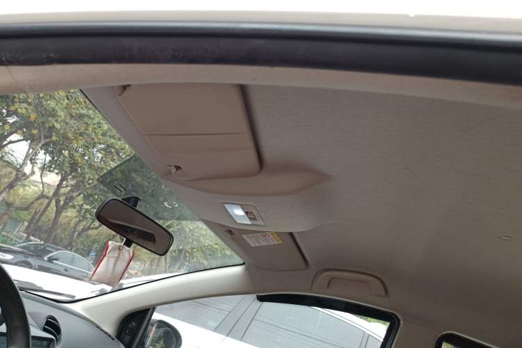 Used Mazda 2 2012 Hatchback Xuan Dong 1.5L Automatic Value Edition Headliner