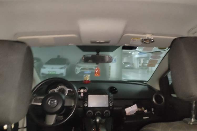 Used Mazda 2 2012 Hatchback Xuan Dong 1.5L Automatic Value Edition Headliner