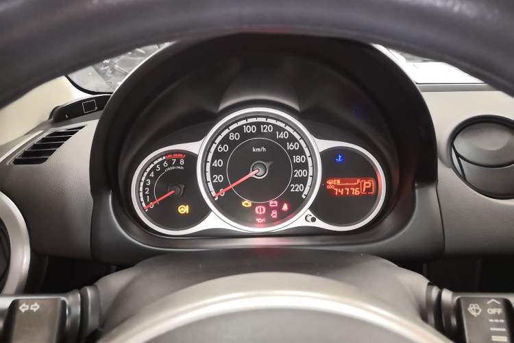 Used Mazda 2 2012 Hatchback Xuan Dong 1.5L Automatic Value Edition Instrument Cluster