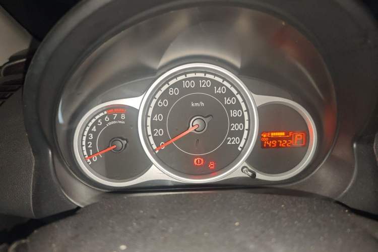 Used Mazda 2 2012 Hatchback Xuan Dong 1.5L Automatic Value Edition Instrument Cluster