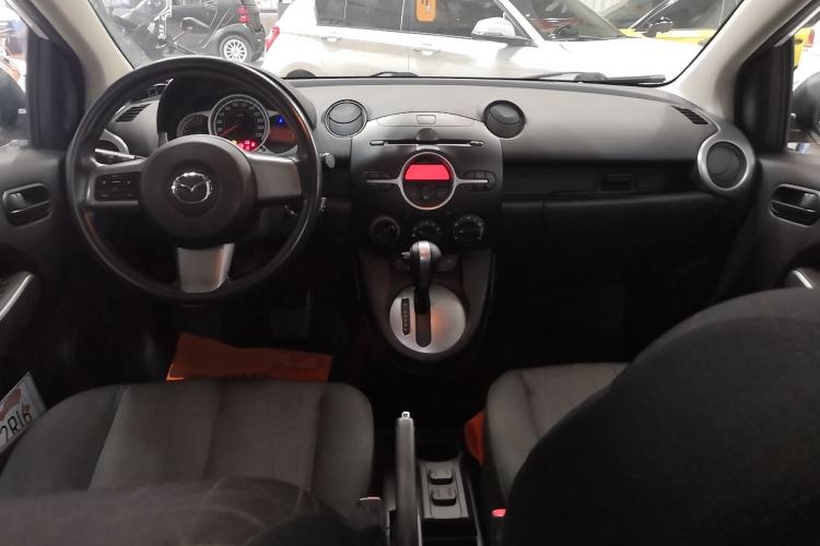 Used Mazda 2 2012 Hatchback Xuan Dong 1.5L Automatic Value Edition Interior 2