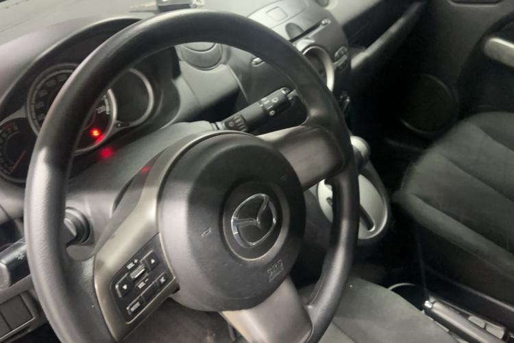 Used Mazda 2 2012 Hatchback Xuan Dong 1.5L Automatic Value Edition Interior 3