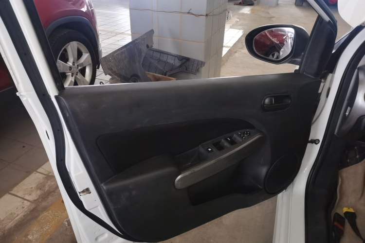 Used Mazda 2 2012 Sedan XuanDong 1.5L Manual Fashion Edition Left Front Door Interior