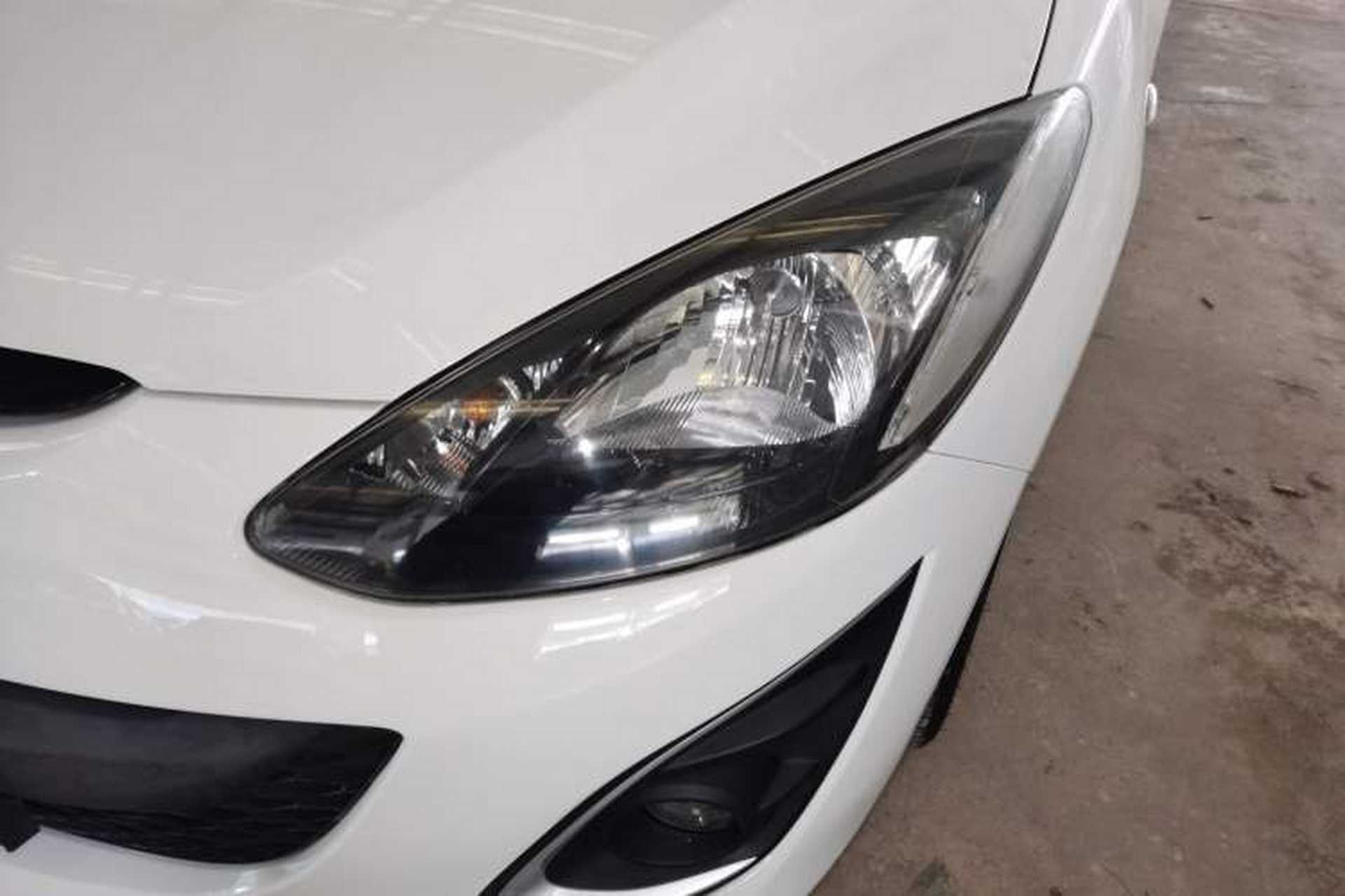 Used Mazda 2 2012 Sedan XuanDong 1.5L Manual Fashion Edition Left Front Headlight