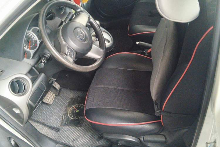 Used Mazda 2 2012 Sedan XuanDong 1.5L Automatic Fashion Edition Left Front Seat