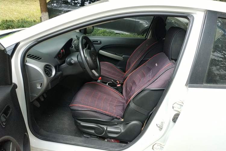 Used Mazda 2 2012 Sedan XuanDong 1.5L Manual Fashion Edition Left Front Seat