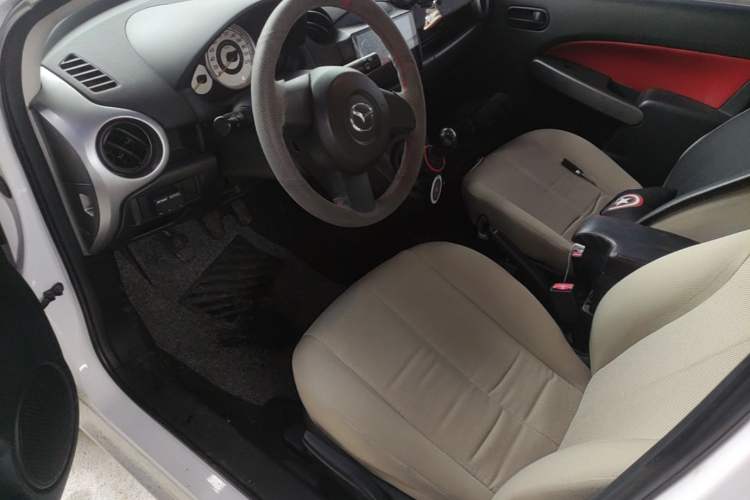 Used Mazda 2 2012 Hatchback Xuan Dong 1.3L Manual Standard Edition Left Front Seat