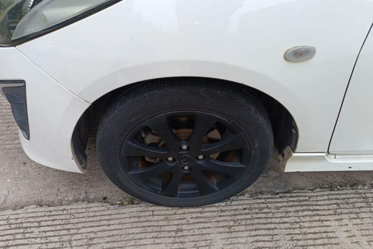 Used Mazda 2 2012 Hatchback Xuan Dong 1.5L Automatic Value Edition Left Front Wheel Hub