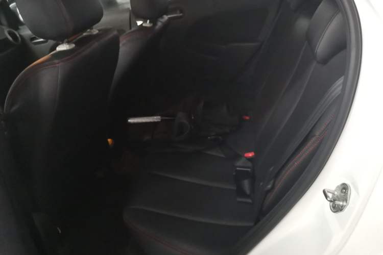 Used Mazda 2 2012 Hatchback Xuan Dong 1.5L Automatic Value Edition Left Rear Seat
